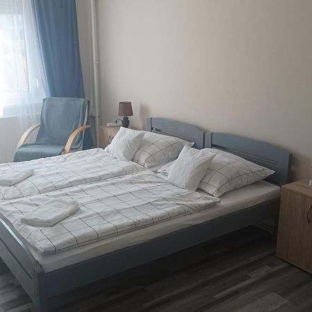 Апартаменты Panel Hause Казинцбарцика Экстерьер фото
