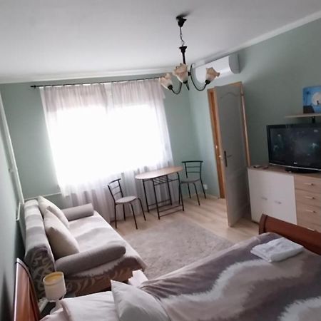 Апартаменты Panel Hause Казинцбарцика Экстерьер фото